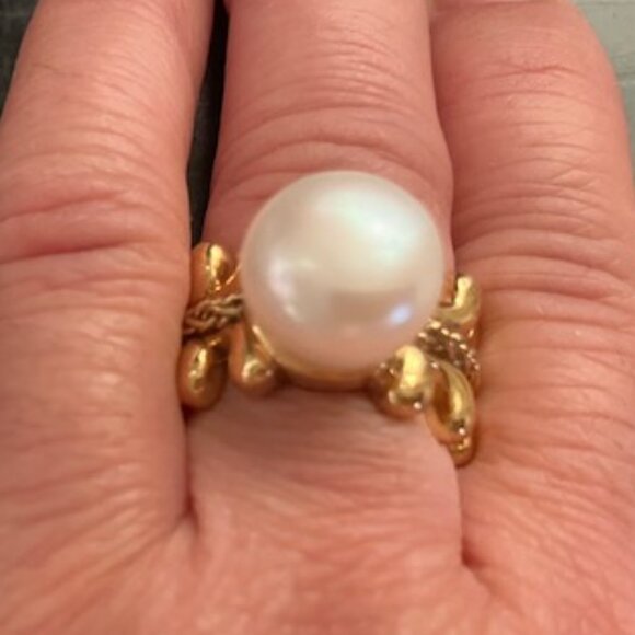 Ann Taylor Gold Leaf with Big Pearl Ring - Picture 3 of 4